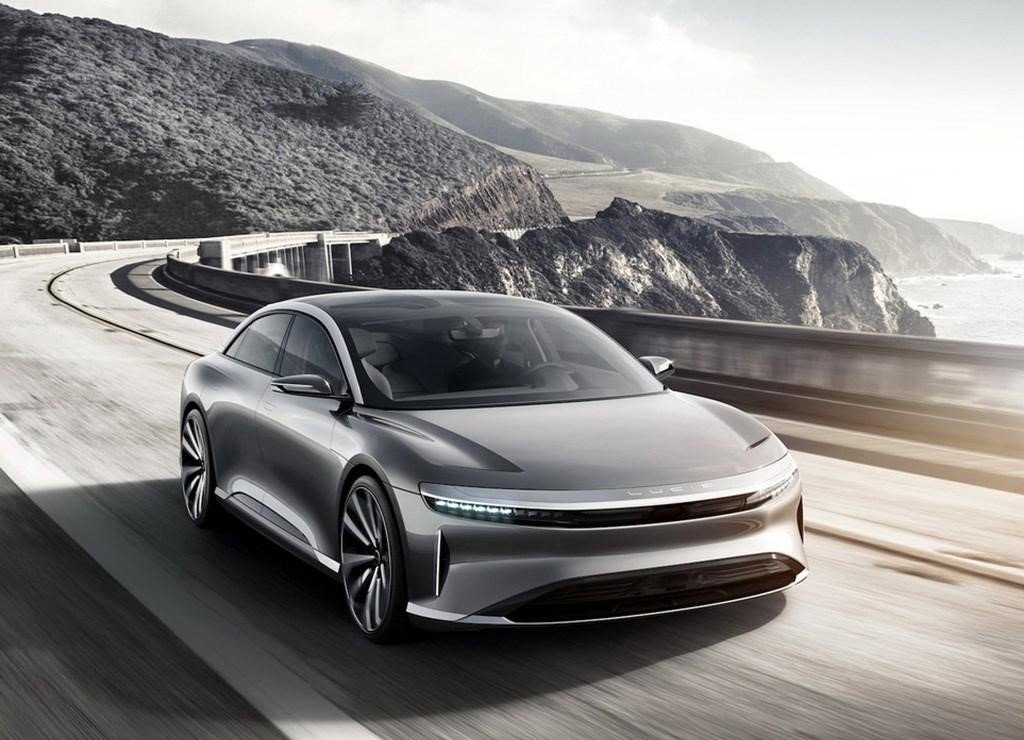 Першу партію 520 Lucid Air офіційно доставили покупцям.