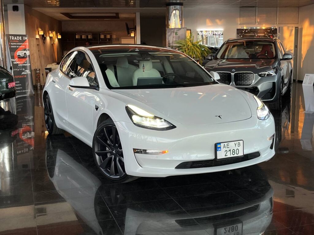 Tesla Model 3 2021