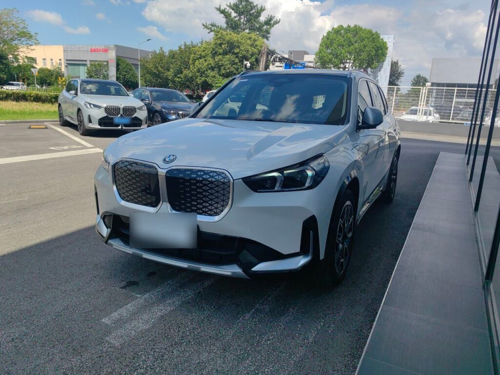 BMW iX1 2023