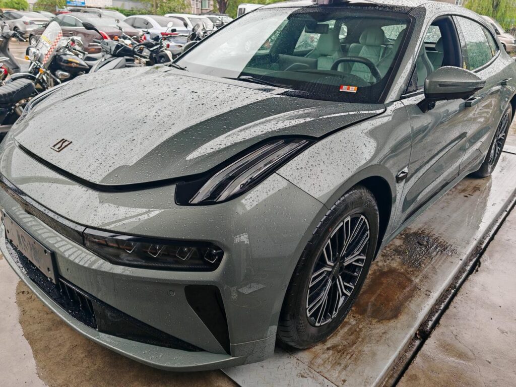 Zeekr 001 NEW 2024