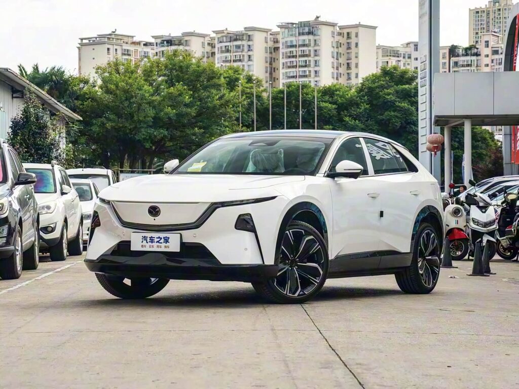 Mazda EZ-60 2025