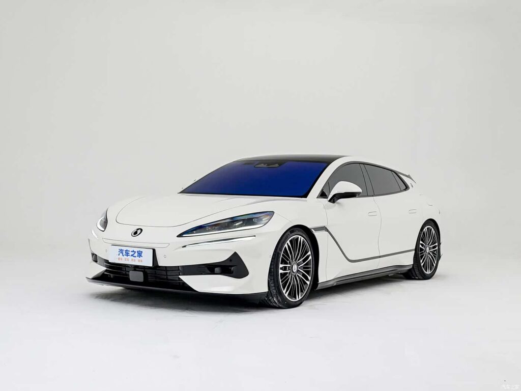 Denza Z9GT 2024